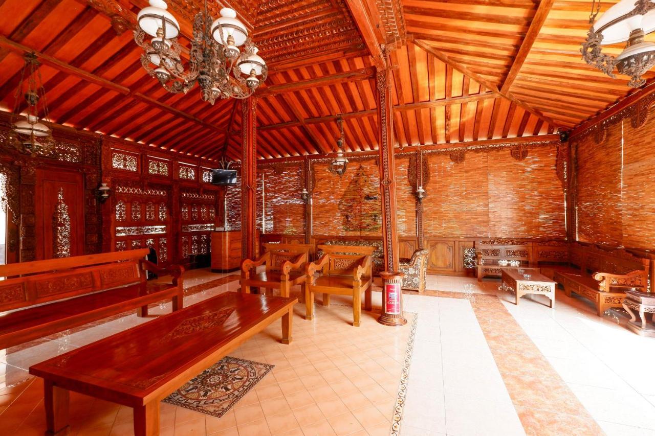 Oyo 2327 Pagsis Village Klaten Exterior photo