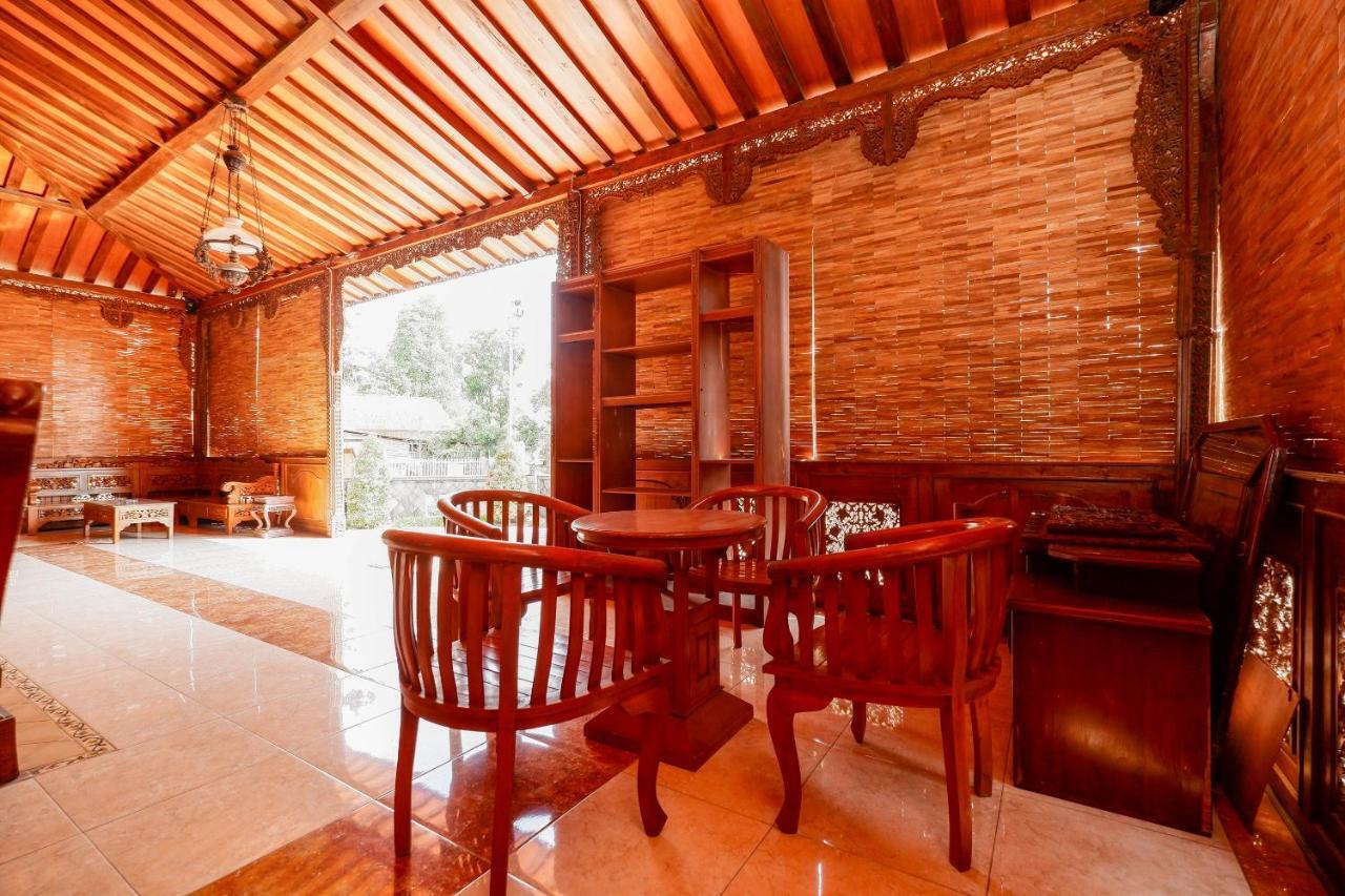 Oyo 2327 Pagsis Village Klaten Exterior photo